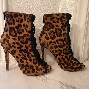 Olivia Ferragamo leopard print heels